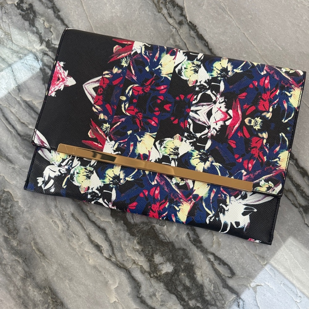 Aldo Clutch with strap NWOT